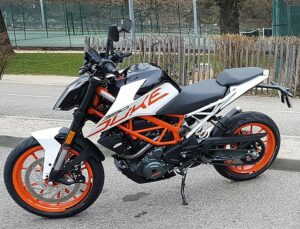 800px Ktm duke 390